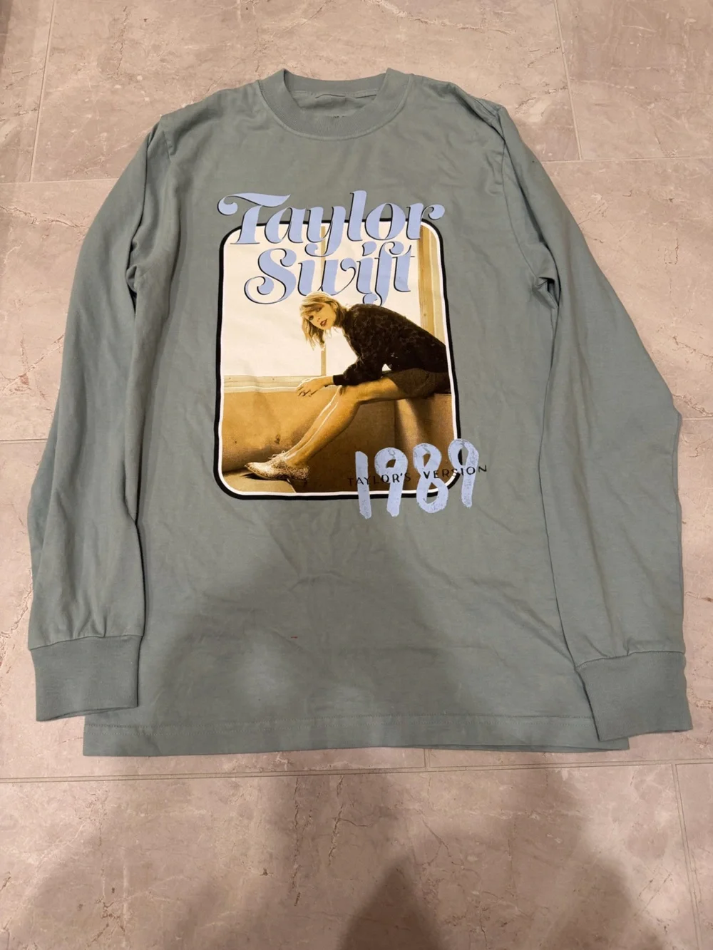 Taylor Swift 1989Long Sleeve,ErasTour StickerPack&SabrinaCarpenter TShirt Bundle